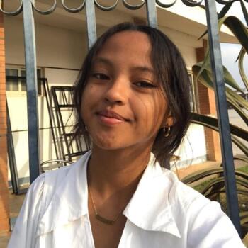 Babysitter in Villaz: Taratra