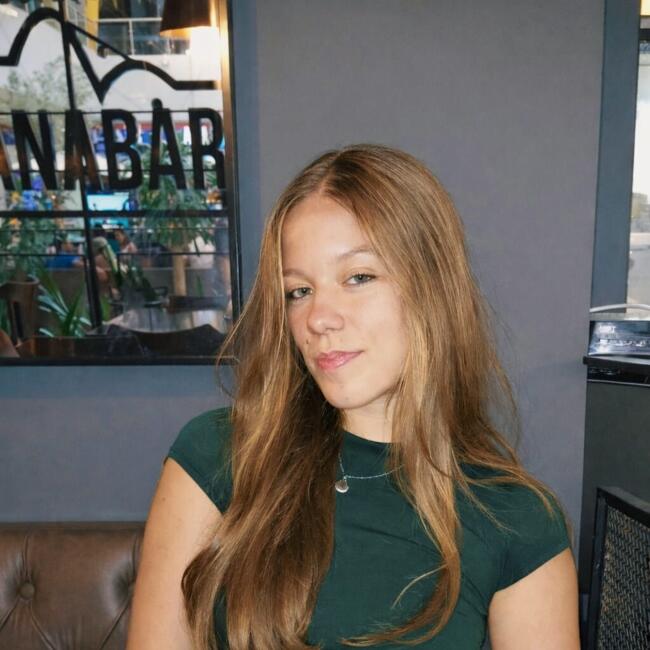 Babysitter in Florianópolis: Ana Karolyne