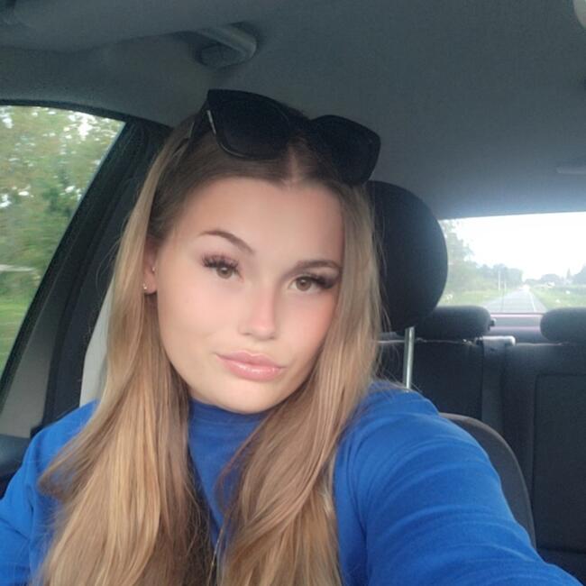 Babysitter in Krommenie: Larissa