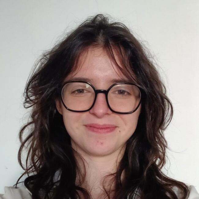 Babysitter in Marseille: Marie emilie