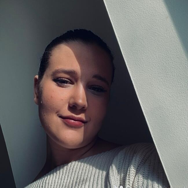 Babysitter in Charleville-Mézières: Ashley