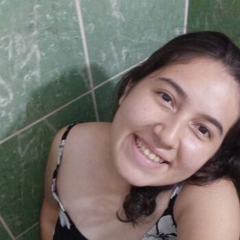 Babysitter Capiatá: Magali