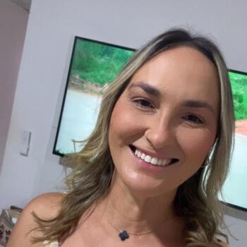 Babysitter in Holambra: Adriana
