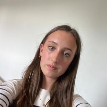 Babysitter in Amfreville: Louise