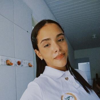 Babysitter São Luís: Luiza