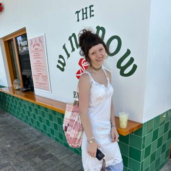 Babysitter in Los Angeles: Shirley