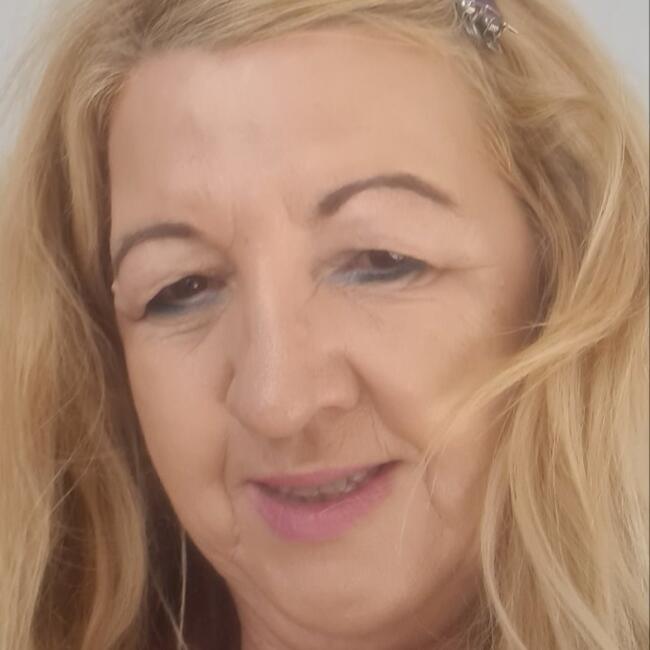 Babysitter στην περιοχή Πειραιάς: Ιωαννα