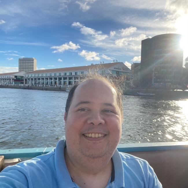 Emprego de babá em São Paulo: Roberto Jun