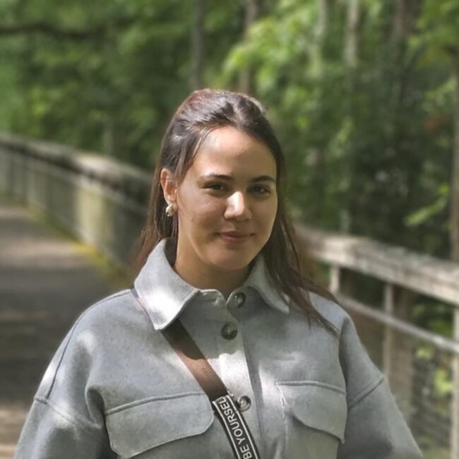 Babysitter in Champs-sur-Marne: Souad