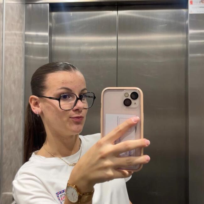 Babysitter in La Rochelle: Thaïs