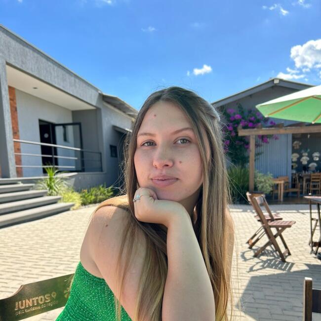 Babá em Caxias do Sul: Ana