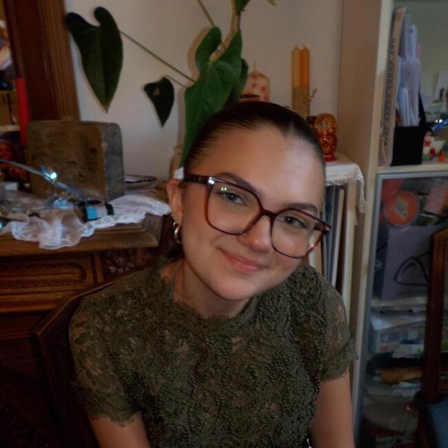 Babysitter in Créteil: Chloe
