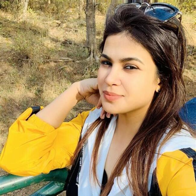 गुरुग्राम में बेबीसिटिंग की नौकरी: Monika