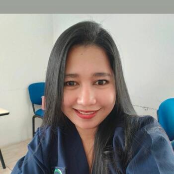 جليسة أطفال في أبوظبي: Lyn