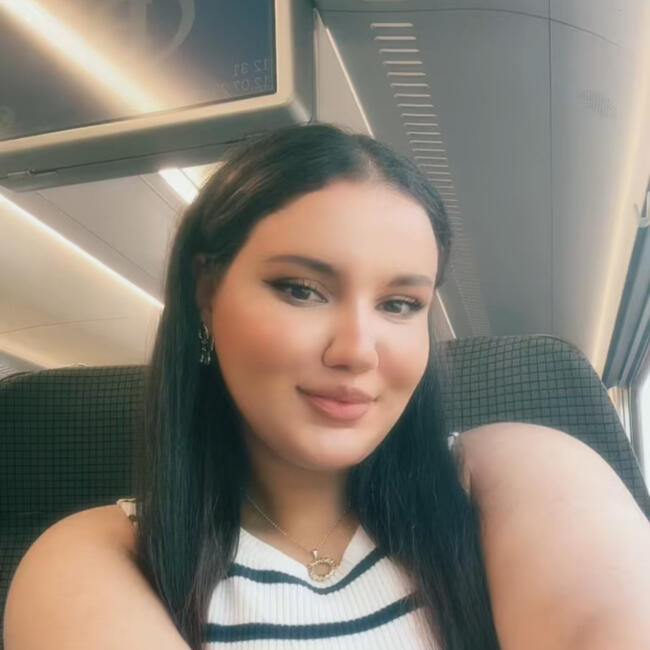 Babysitter in Ixelles-Elsene: Yasmine