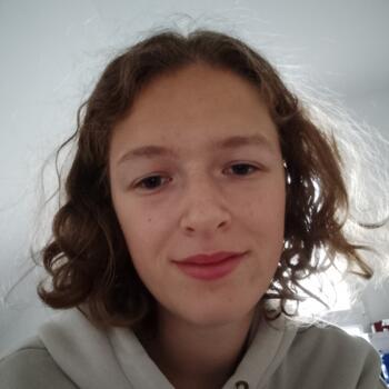 Babysitter in Sixt-sur-Aff: Léa