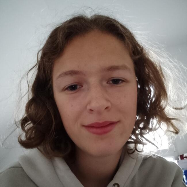 Babysitter in Sixt-sur-Aff: Léa