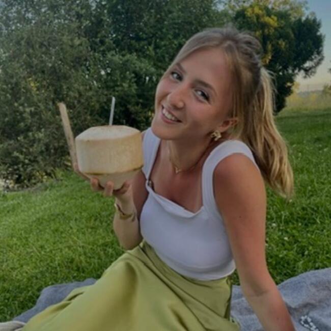 Babysitter in Noyon: Lili