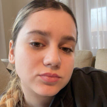 Bonă în Floreşti (Județul Cluj): Larisa