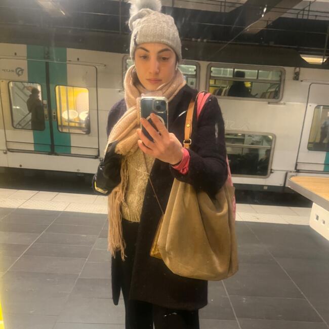 Babysitter in Levallois-Perret: Pauline