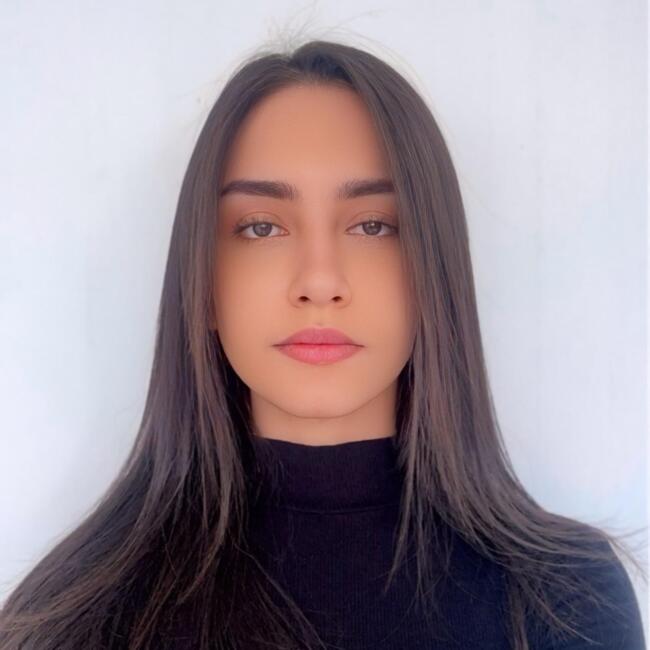 Babysitter in Simiane-Collongue: Bianca