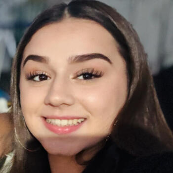 Babysitter in Dallas: Lorena