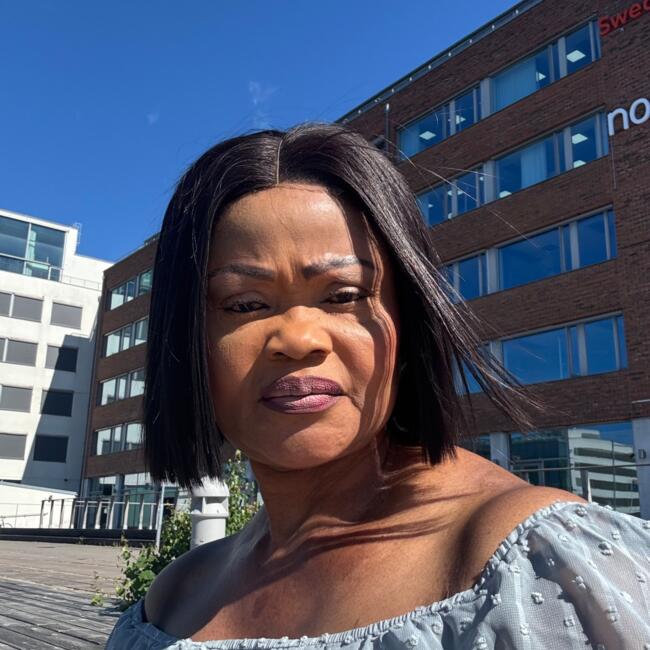 Babysitter in London: Tina