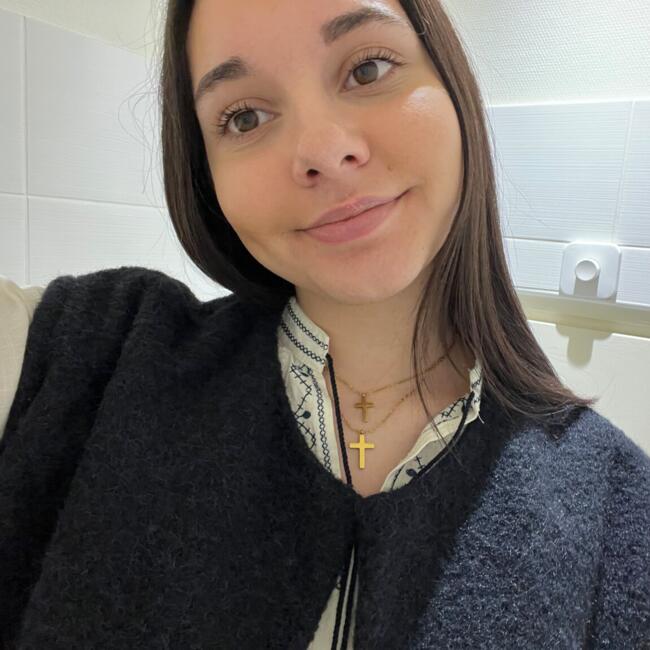 Babysitter in Tours: Emma