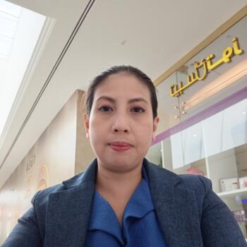 مربية أطفال في دبي: Ruth
