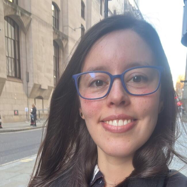 Babysitter in London: Mariana