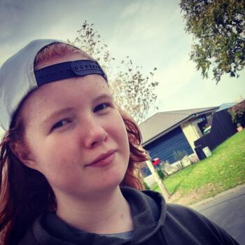 Babysitter in Rolleston: Rhiannon