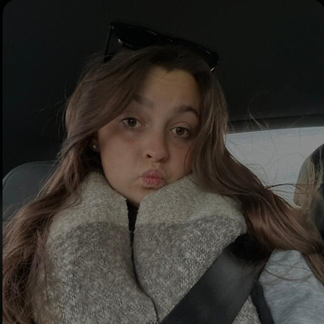 Babysitter in Yzeure: Sarah