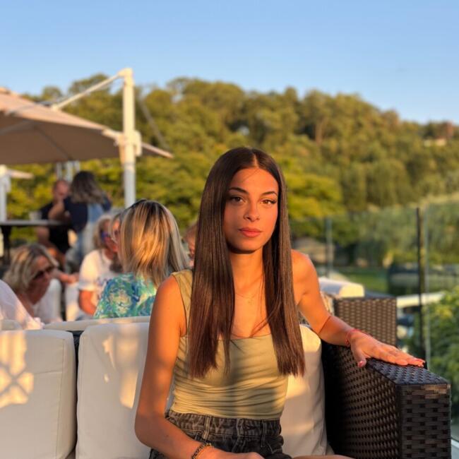 Babysitter in Piolenc: Angelina