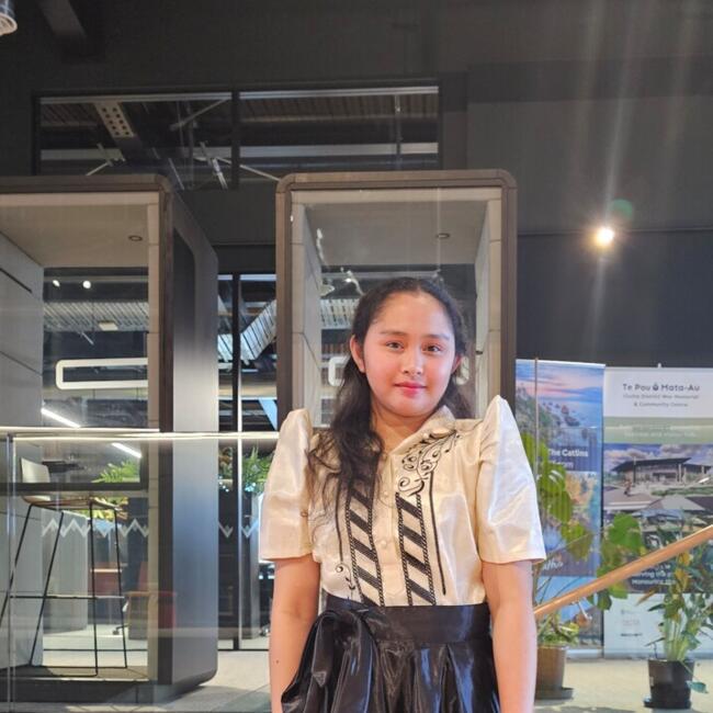 Babysitter in Balclutha: Christine