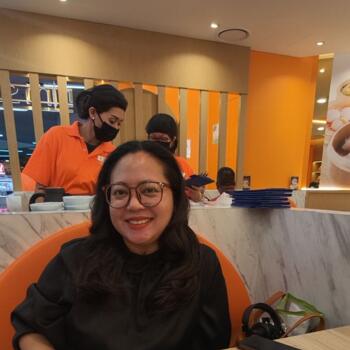 Singapore Island 的临时保姆工作: 临时保姆工作 Deniza