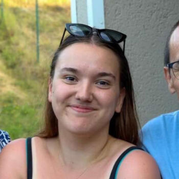 Babysitter in Créon: Elsa