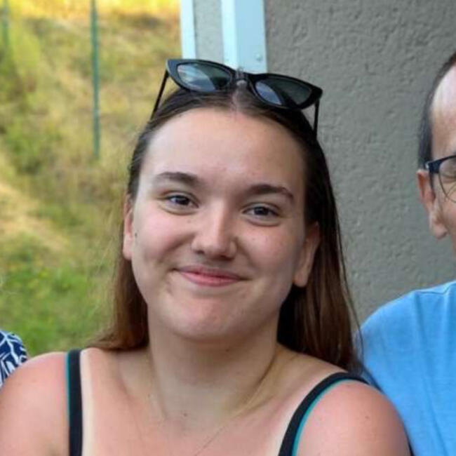 Babysitter in Créon: Elsa