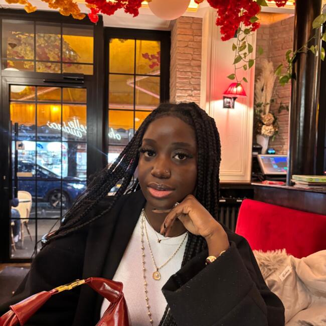 Babysitter in Paris: Désirée