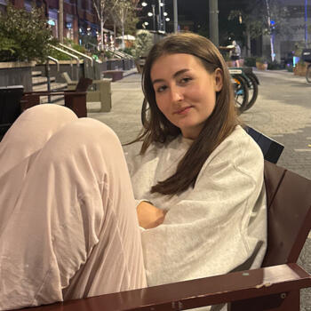 Babysitter in London: Emma
