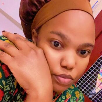 جليسة أطفال دبي: Nambi