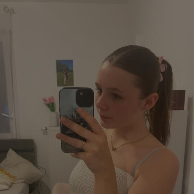 Babysitter in Colmey: Wana