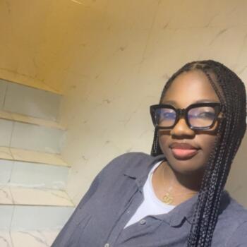 Babysitter Hamilton: Esther