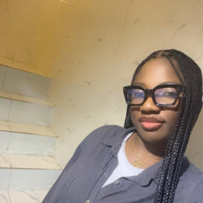 Baby-sitter in Hamilton: Esther