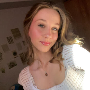 Babysitter in Lindsay: Dharma