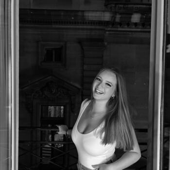 Babysitter in Mons: Lydie