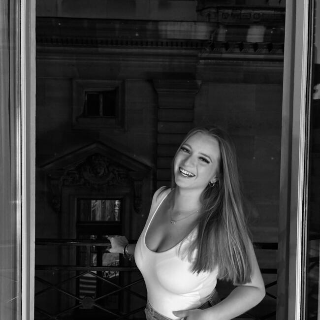 Babysitter in Mons: Lydie
