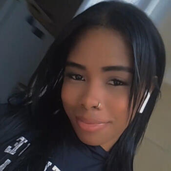 Babysitter in São Paulo: Larissa