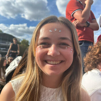 Babysitter in Paris: Flore
