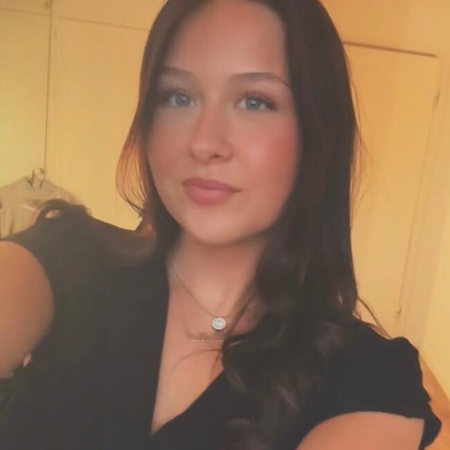 Barnvakt i Limhamn: Bella