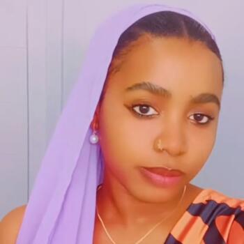 Babysitter in Oullins: Mbechezi ali hamza